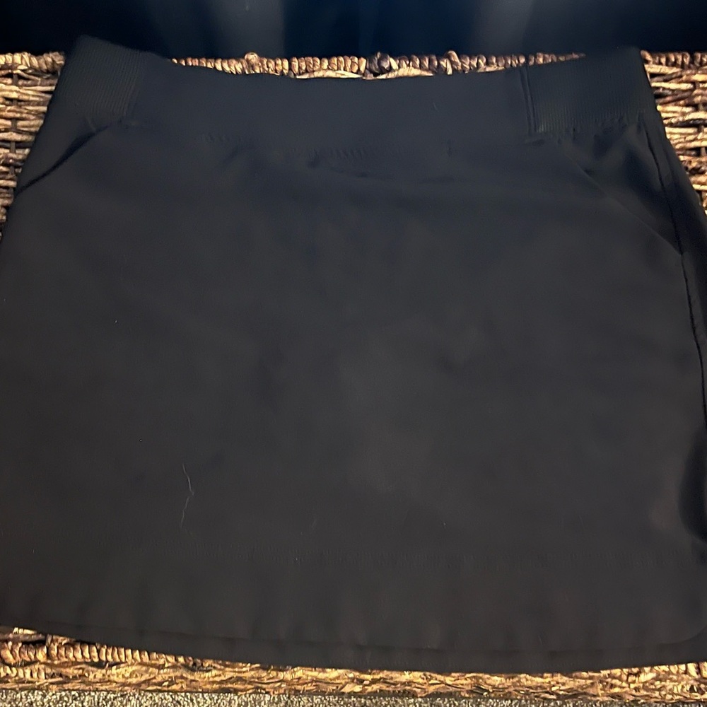 Black skort